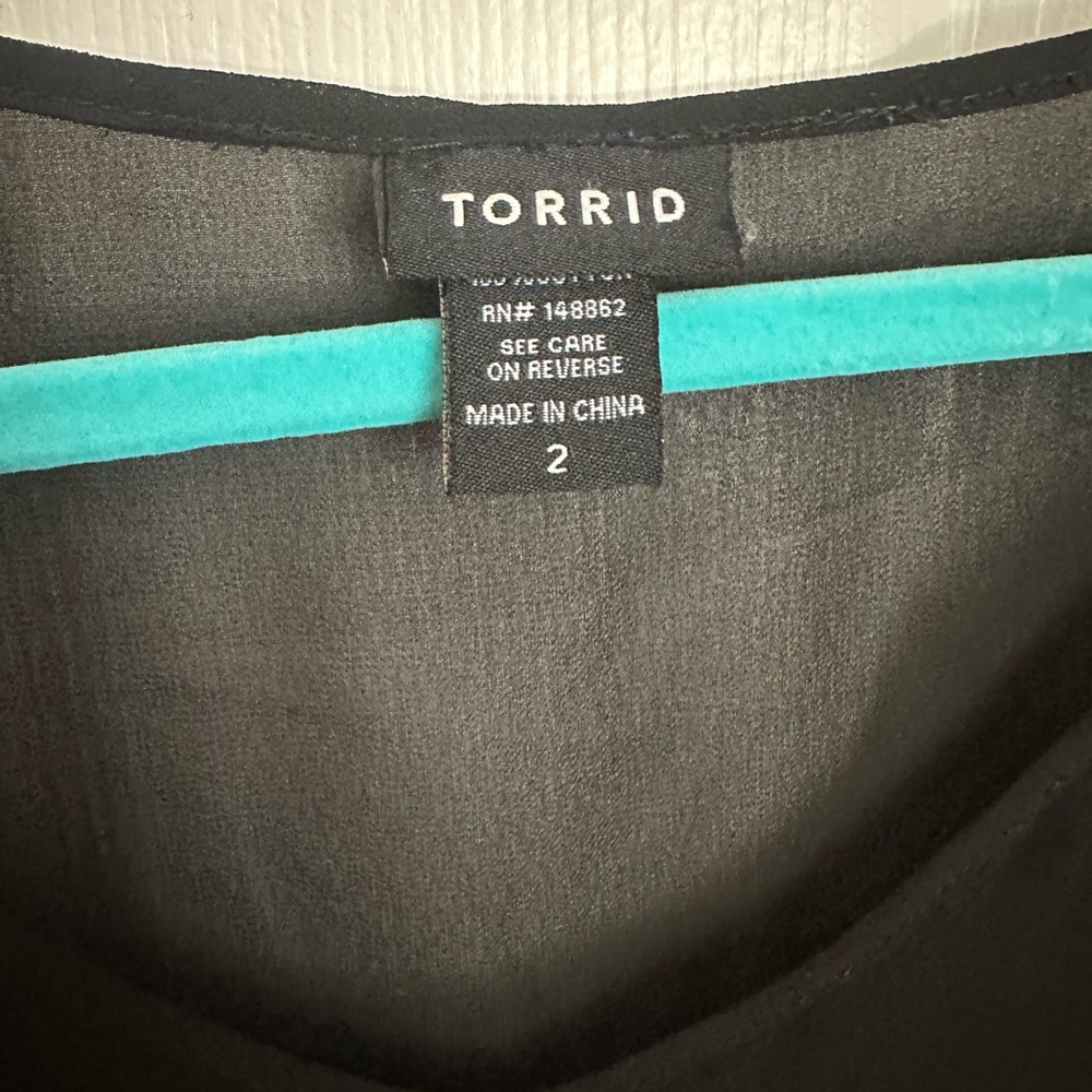 GUC Torrid Embroidered Chiffon Ruffle Hem Top - Picture 5 of 6